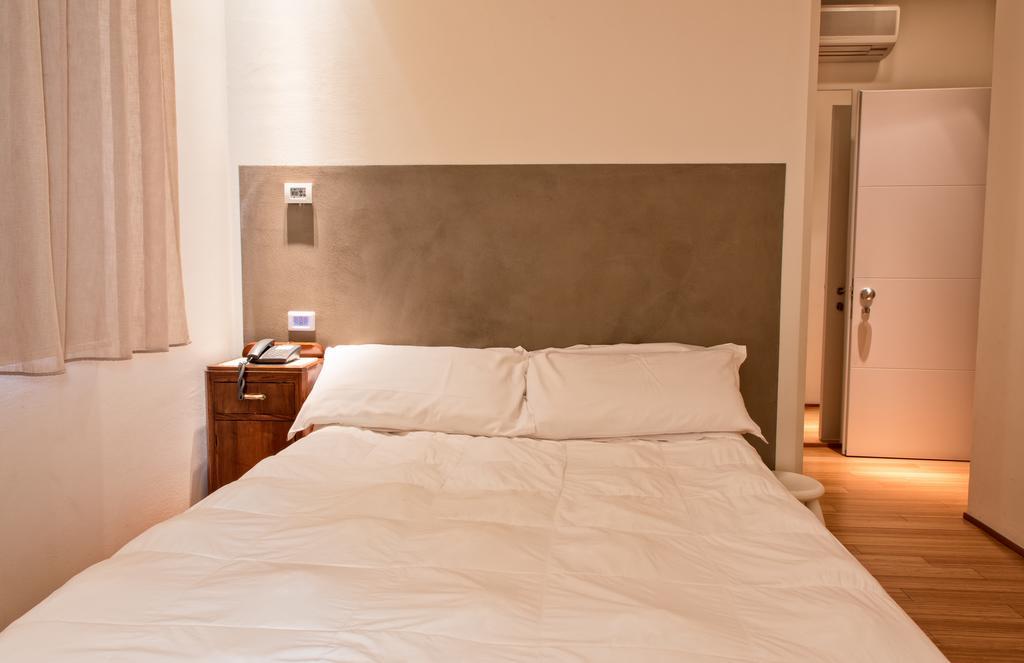 Hotel Country House La Radice 시비타노바 마르셰 객실 사진