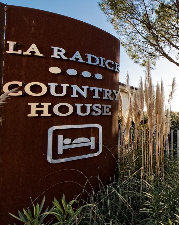 Hotel Country House La Radice 시비타노바 마르셰 외부 사진